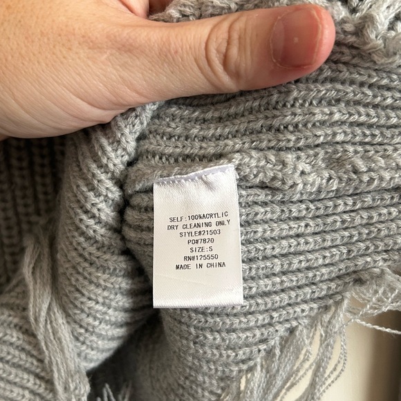 Hera | Cropped | Distressed | Sweater - Picture 7 of 10